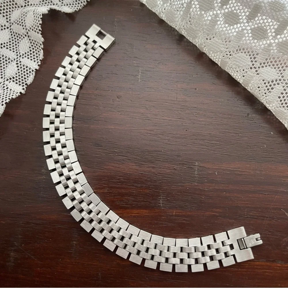 MoBeautyBae silver stainless